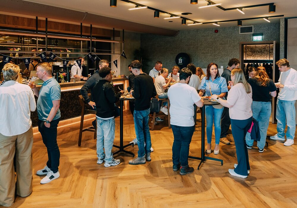 Zaal Bries met bar